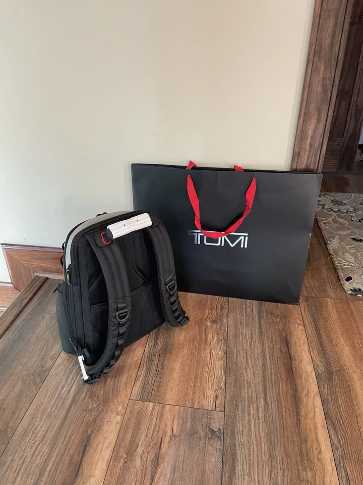 NUEVA Mochila de Navegación Tumi Alpha Bravo, Acero 0232793STL $595 Foto 3 de 4