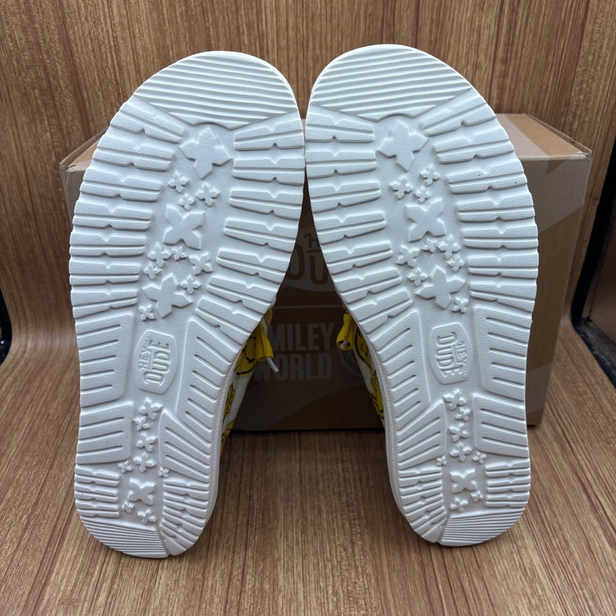 Hey Dude Wally Smiley World White Yellow NEW Mens Size 12 Hey Dude Wally Smiley Shoes Mens 8 | Mercari main image 2