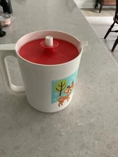 Tupperware Holiday 1-1/2 Qt Pitcher
