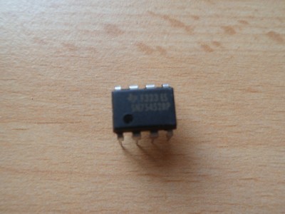 Texas Instruments SN75452BP *5 Stück* *NOS*