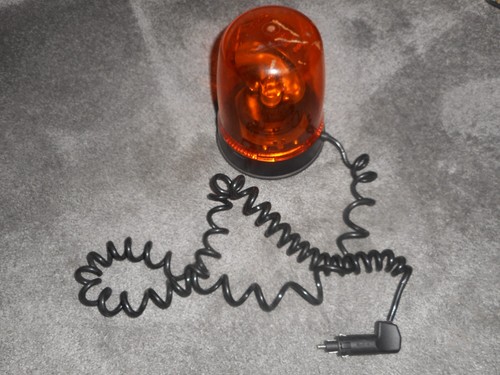 Amber light plug to 12v car lighter 7" high used working