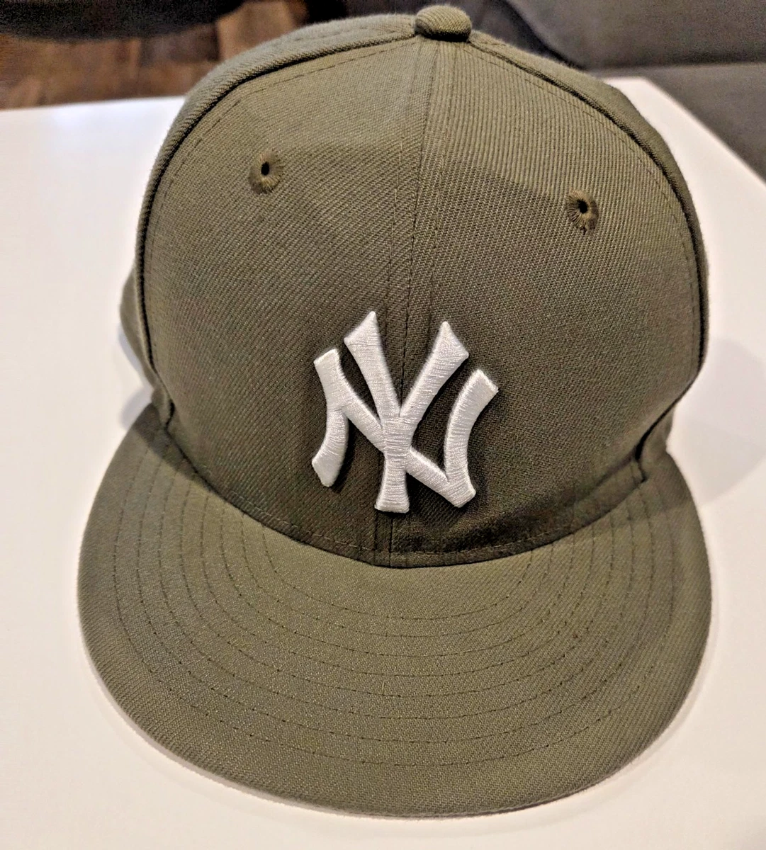 New York Yankees Green MLB Fan Apparel & Souvenirs 7 3/8 Size for