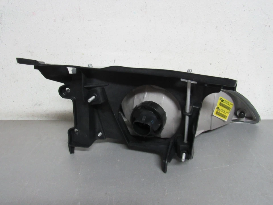 2000 2002 CHEVROLET CAVALIER LEFT SIDE HEADLIGHT - Image 4 of 4