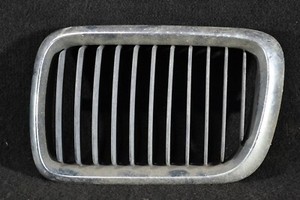 BMW E36 Kühlergrill Frontgrill Grill Niere links 8195093 (#30)