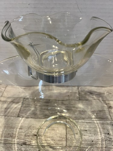 VTG Chip & Dip Set Clear Glass 3 Piece With Unique Chrome Dip Bowl Holder MCM - Picture 3 of 11