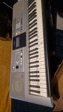 Yamaha Electric Keyboard PSR E323