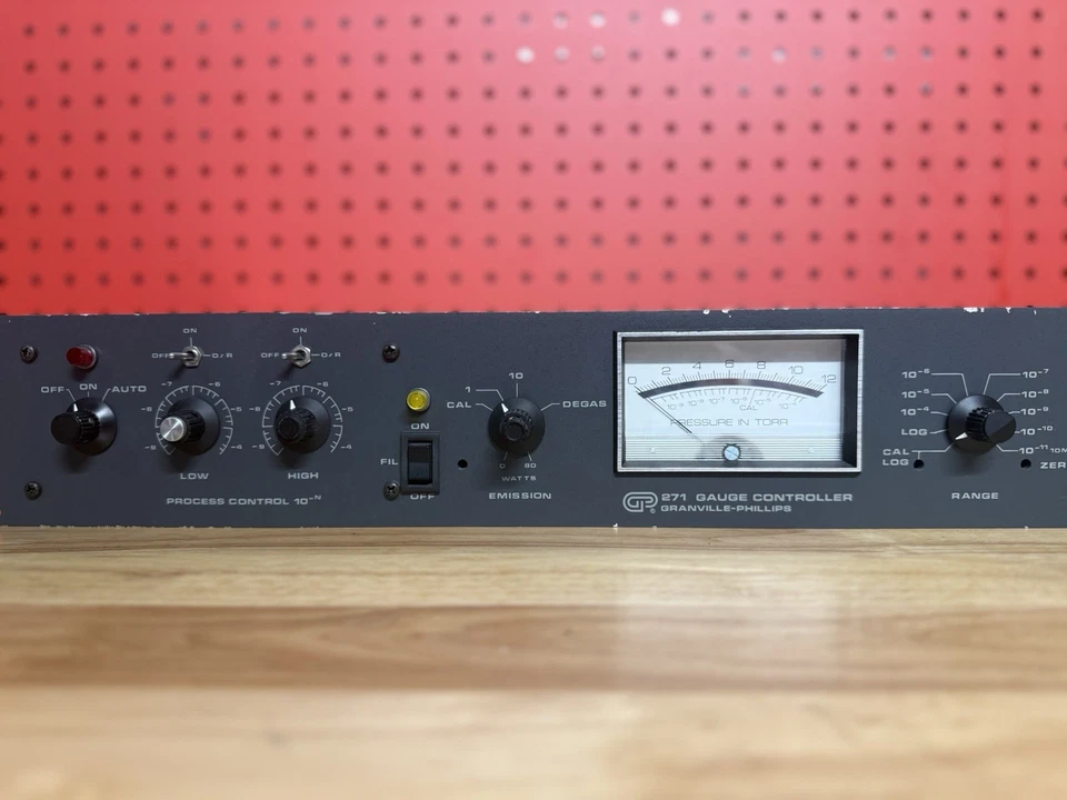 Controlador de calibre de iones Granville‐Phillips 271 - Control de proceso UHV y rango automático Foto 2 de 4
