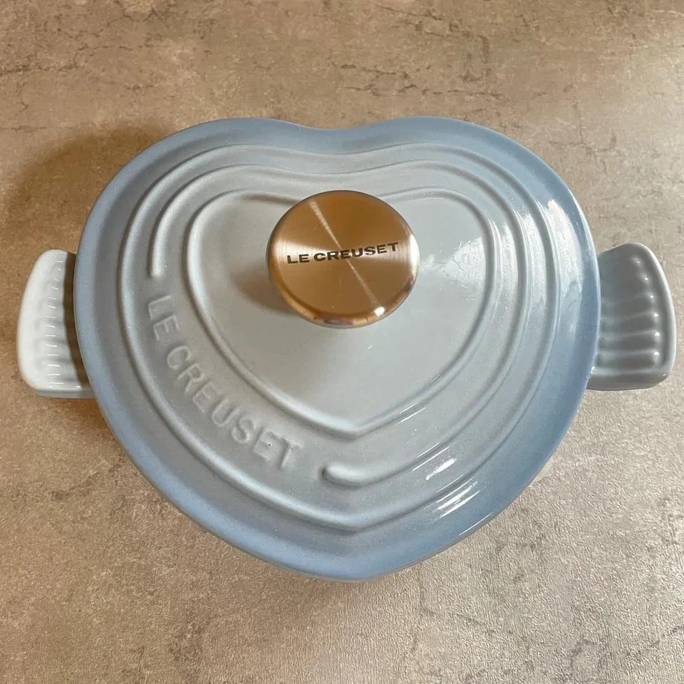 Le Creuset Cocotte Damour Coastal Blue Silver Knob Heart Cast Iron Dutch Oven