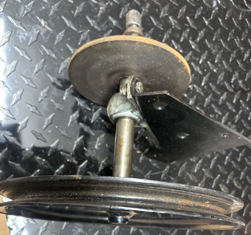 Placa de fricción soplador de nieve Toro 38080 824 con eje de polea 20-1550, 22-793 [76] Foto 2 de 4