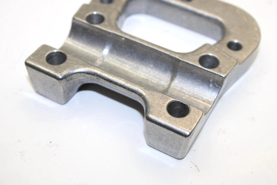 89 Yamaha Phazer оригинальное нижнее крепление руля 8V0-23814-01-00 Q1476 - Изображение 3 из 4