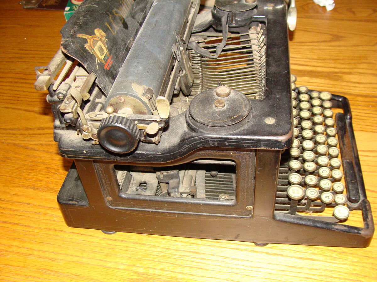 VINTAGE ANTIQUE TYPEWRITER L.C. SMITH & BROTHERS | eBay VINTAGE ANTIQUE TYPEWRITER L.C. SMITH & BROTHERS | eBay