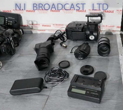 Sony fs700ek Super 35mm 4k Exmor CMOS Sensor NXCAM Camcorder mit 11x Zoom. .  