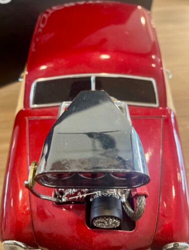 2001 Funline Muscle Machines Red 1950 Ford Woody Die Cast Car 1/18 scale - Picture 4 of 7