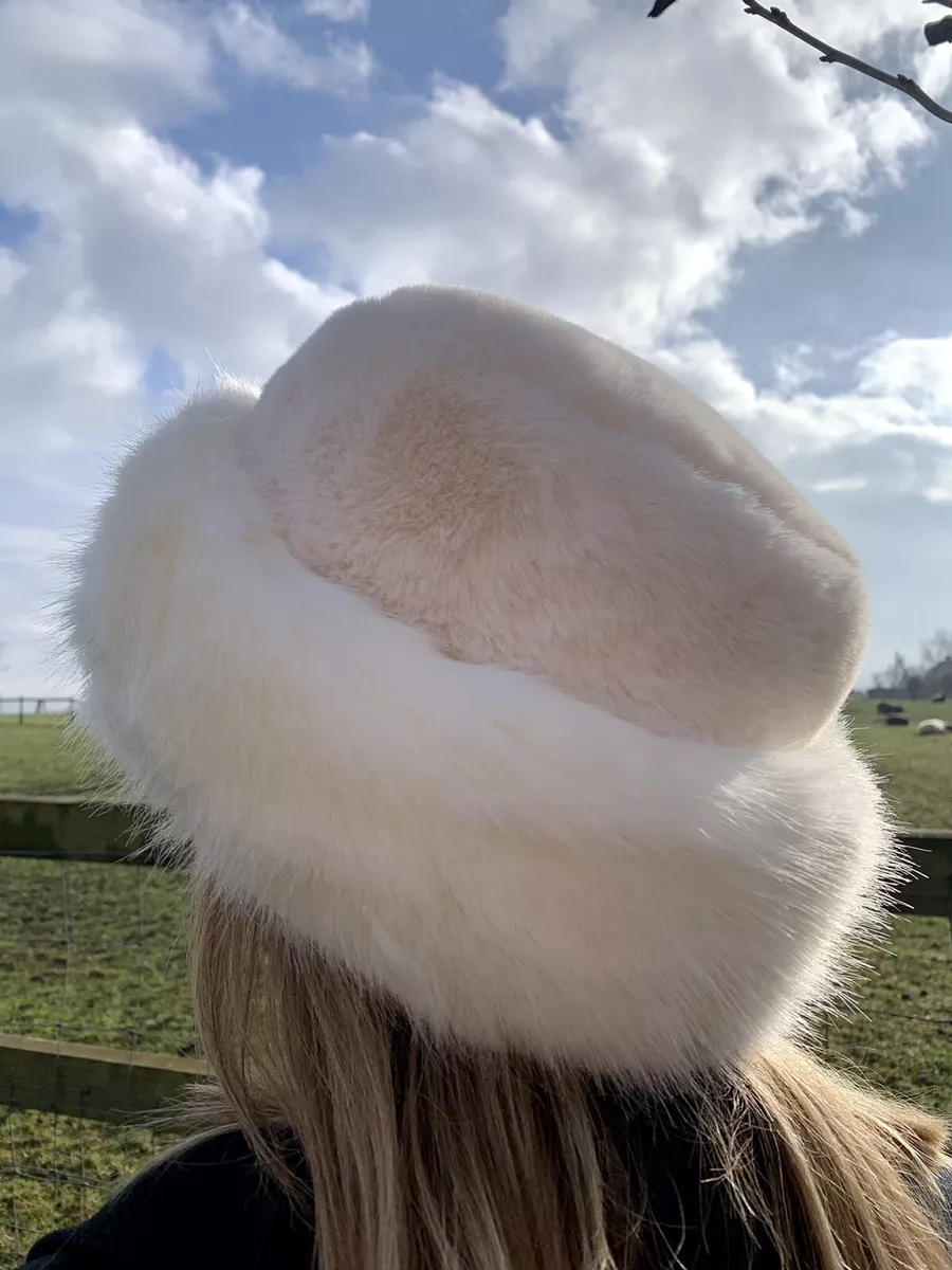 White faux best sale fur hat