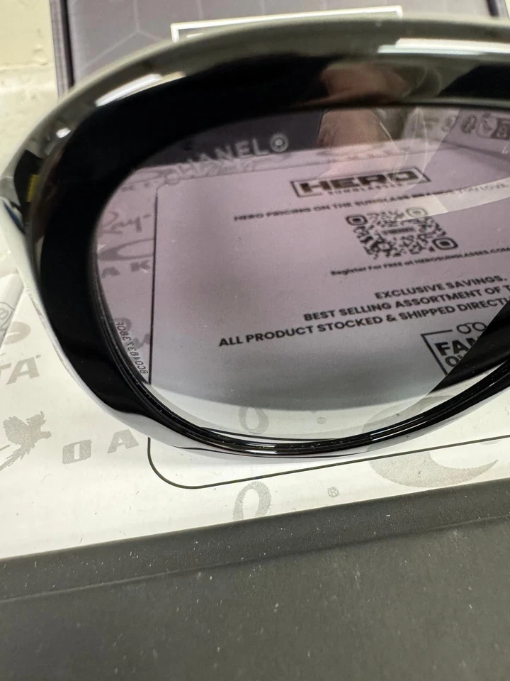 NUEVO | 5508 | 5508 C622S6 | NEGRO | DORADO | GRIS Foto 3 de 4