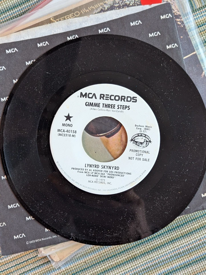 RARE MINT 1973 MCA/SOTS Promo 45, Lynyrd Skynyrd-Gimme Three Steps Stereo/Mono - Image 2 of 4