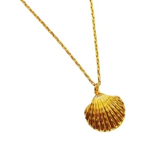 Summery Golden Shell Pendant Necklace