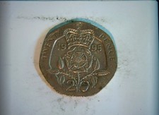 UK 1995 20 p Elizabeth II 20 Pence (Third portrait; Tudor Rose reverse) Coin