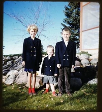 Children w/Sunday clothes - 1958 Stereo Realist slide #279