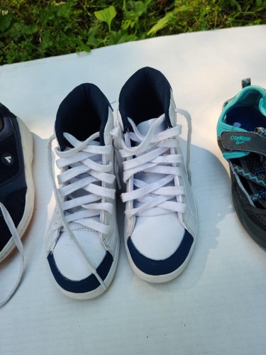 Lots of 4 kids mixed buddle boys shoes multiple brands size 1 for young boys. - Picture 8 of 24