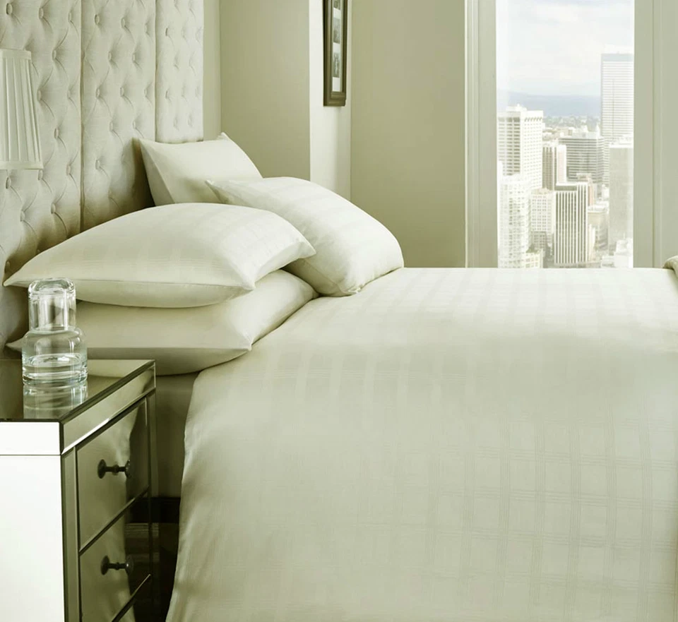MASON GRAY Double duvet set Ivory 200 thread count 100% cotton Hotel bedding CLEARANCE