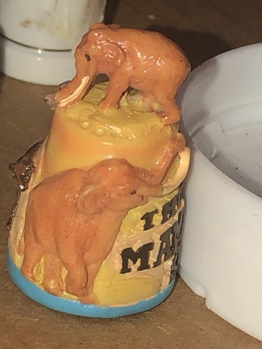 Vintage Thimble Mammoth Site 3-d animals raised - Picture 5 of 14