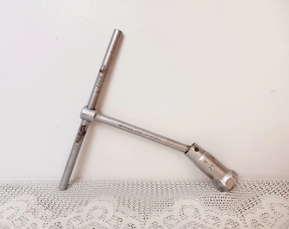 Mercedes-Benz 0005810667 Spark Plug Wrench w/ Tommy Bar Tool 21  
