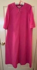 Vintage Vanity Fair Bubblegum Pink Housecoat Robe Fleece Floor Length Small Bell