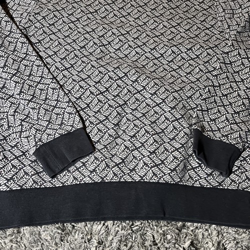 Sudadera con Capucha Nike Sportswear Negra Gris Logo Estampado en Todas Partes Talla L Usada en Excelente Condición - Imagen 19 de 20