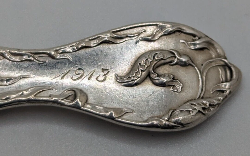 Tenedor(s) de helado de plata esterlina Reed & Barton Les Cinq Fleurs 5 1/4" Foto 3 de 4