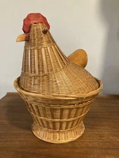 Vintage Wicker Chicken Basket, Bamboo Splints w/ Lid Farmhouse Granny Chic Core