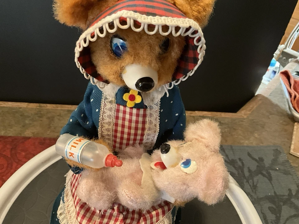 Vintage Yonezawa Tin Battery Operated Hungry Baby Bear 1960s Japan - Image 2 of 4