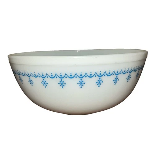 Vintage 1970s Pyrex Snowflake Garland Blue/White Mixing Bowl # 404 FS 4 Quart