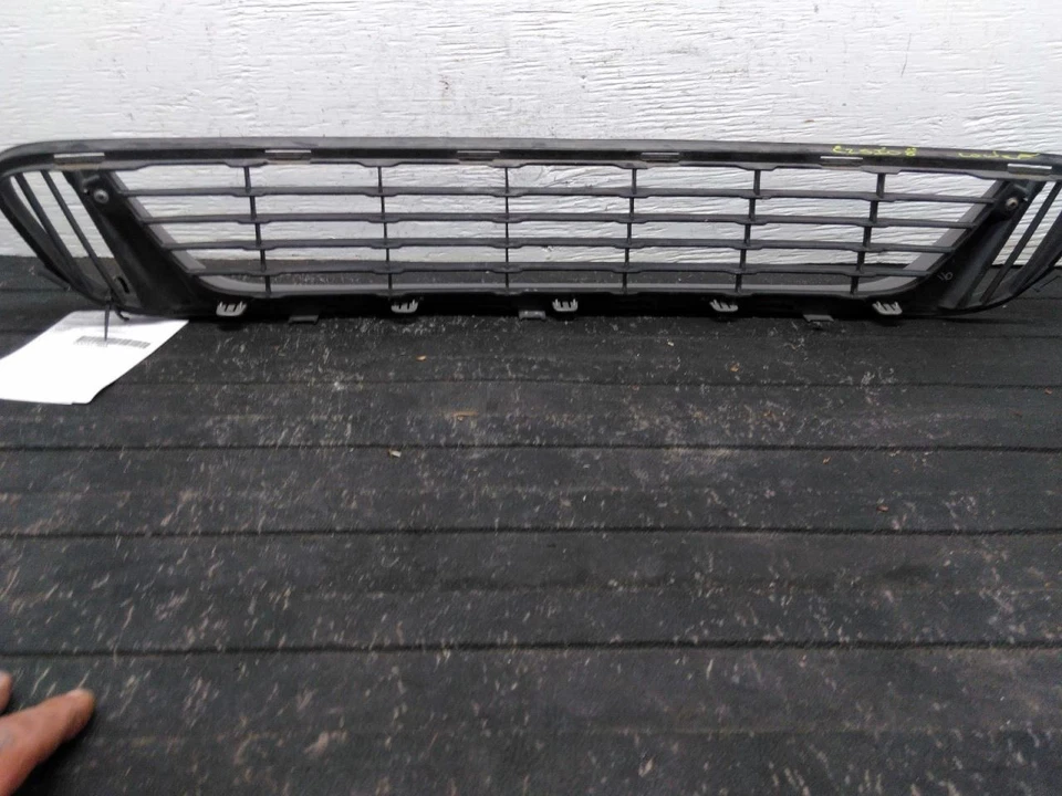 (LOCAL PICKUP ONLY) Grille Lower Fits 13-16 VENZA 3020204 Foto 3 de 4