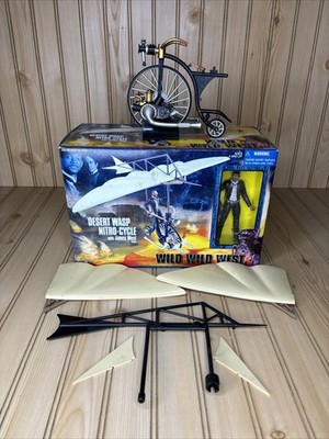 Rare 1999 XToys Wild Wild West Desert Wasp Nitro-Cycle w/ James West