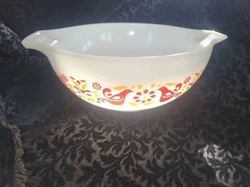 Vintage Pyrex Friendship #443 2.5 Quart Red Birds Cinderella Handle Mixing Bowl