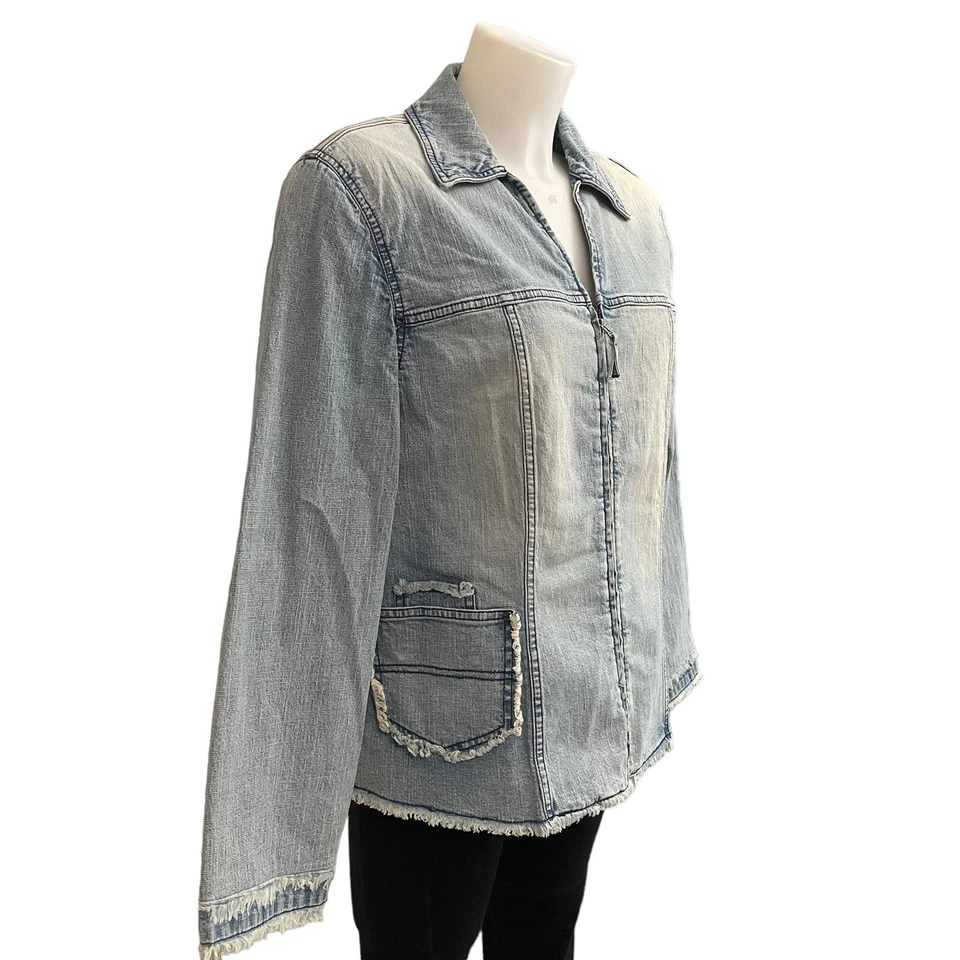Женская джинсовая куртка DANA BUCHMAN на молнии с кислотной стиркой, бахрома подол размер 16 - Изображение 2 из 4