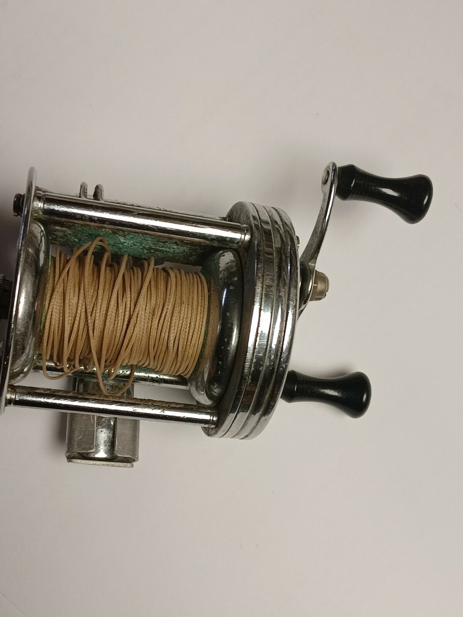 Moulinet De Pêche Vintage Shakespeare – Vrai Bleu – Modèle FE – 1956