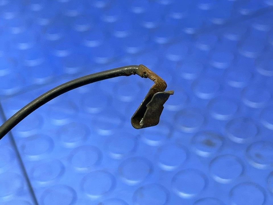 Jeep Liberty 2002-2003 conjunto de cuello de llenado de combustible genuino OEM 52100329AG Foto 2 de 4