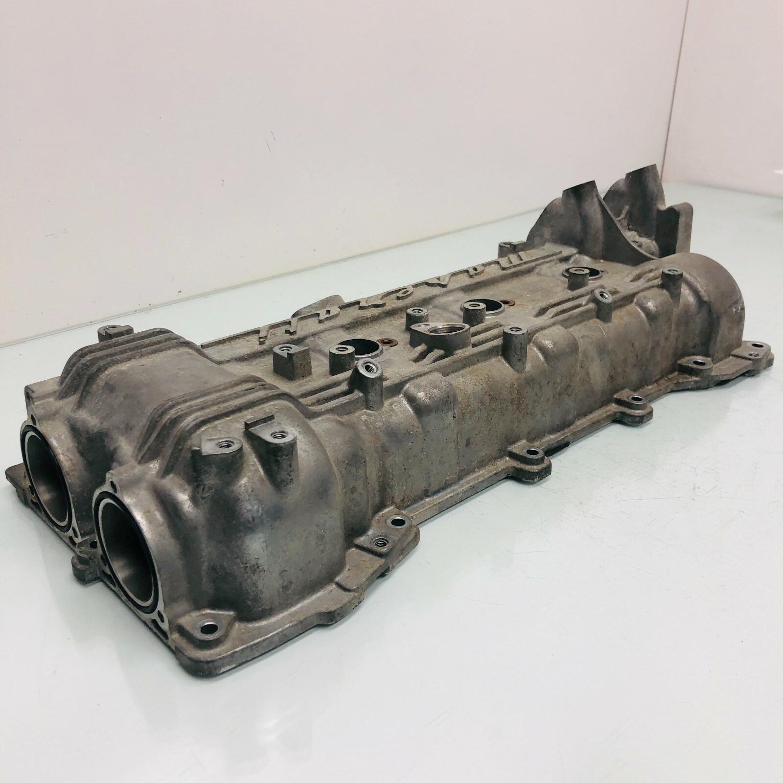2014 - 2019 Maserati Ghibli Passenger Right Engine Cylinder Head Valve Cover OEM