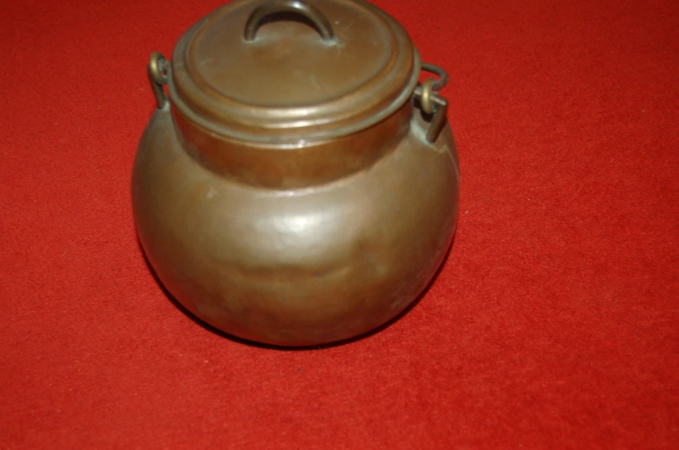 Ancien seau pot en cuivre avec couvercle et anse  -  17 cm - Photo 2/4