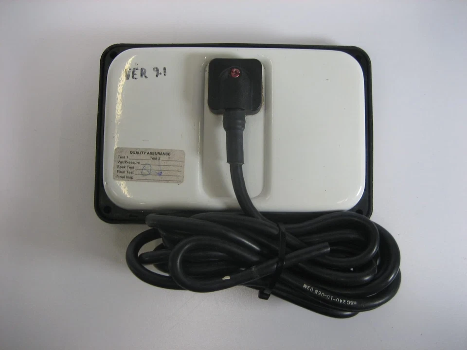 B&G/B & G/HS 2000 FFD-8 Button Display TESTED/WORKING/90-Day Warranty - Image 3 of 4