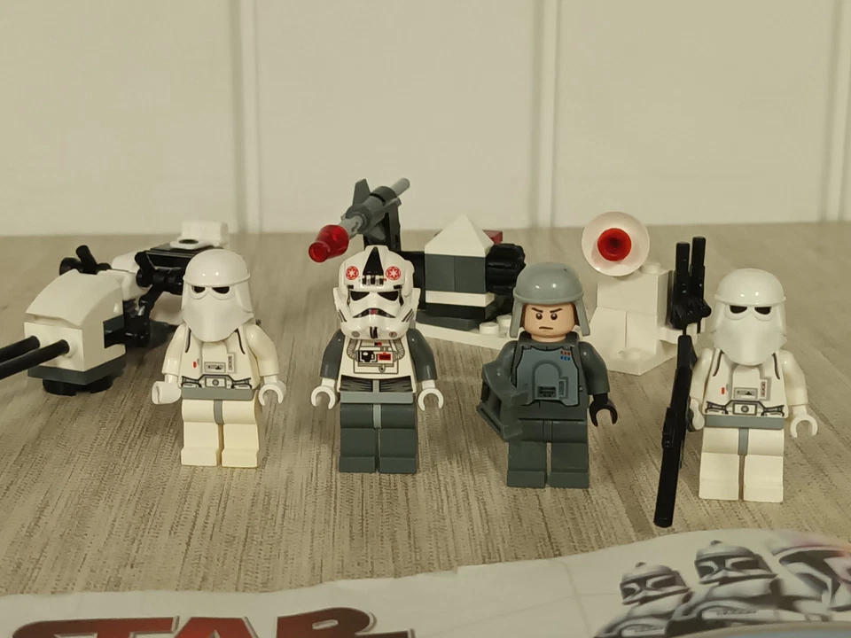 LEGO Star Wars 8084 Snowtrooper Battle Pack, photo 4 sur 4