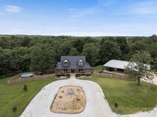 Home for Sale. Pea Ridge, Arkansas. 3,000+ Sqrf / 2.5 Acres. 5 Bed 3 Bath.