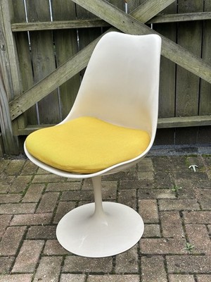 Original Vintage KNOLL Swivel Tulip Chair