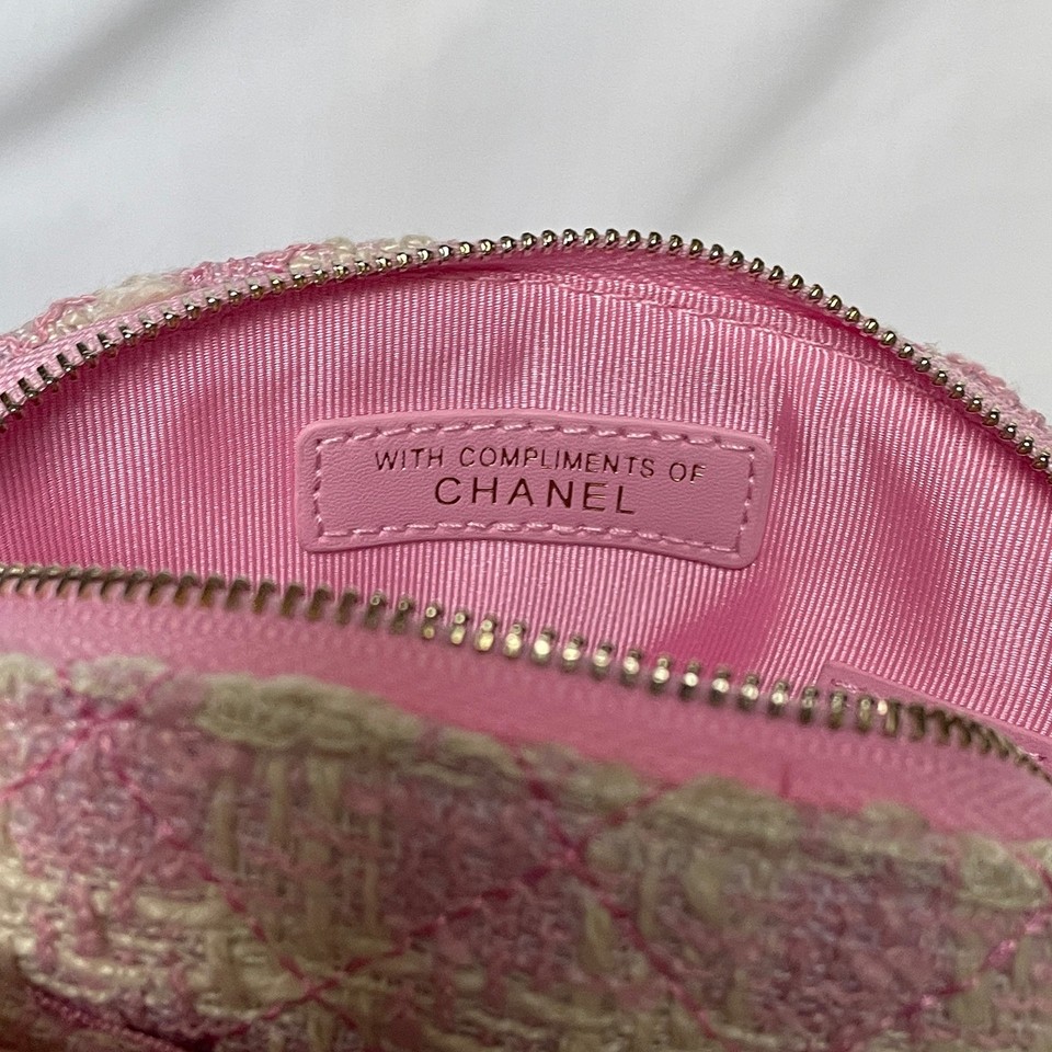 new-chanel-makeup-vip-gift-with-purchase-crossbody-bag-pink-tweed-box