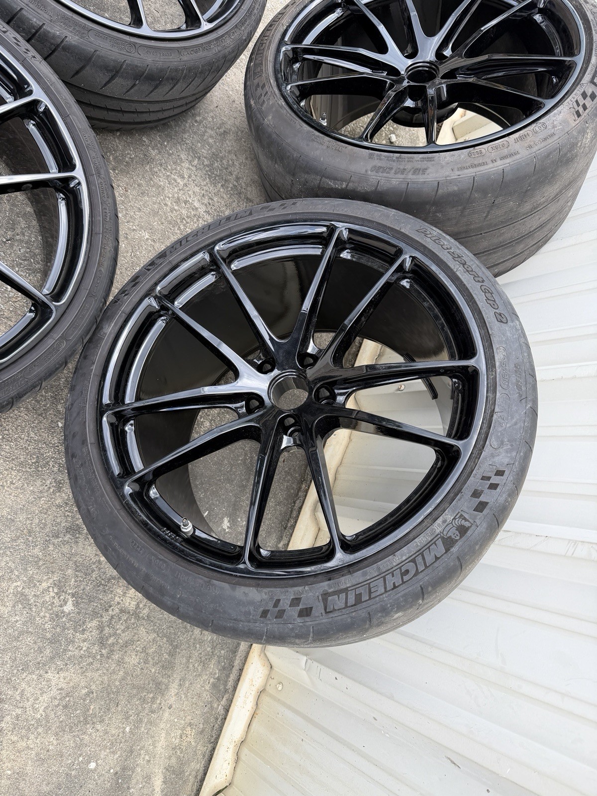 Audi R8 2008-2015 Front Wheel Black