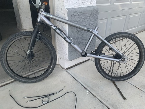 GT COMPE 20' BMX MID-SHOOL BIKE 2004-2005...................