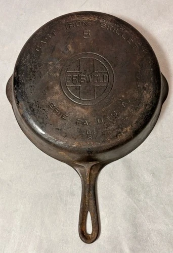 Griswold #8 Cast Iron  Skillet Vintage Antique 704 S Made In USA Erie PA