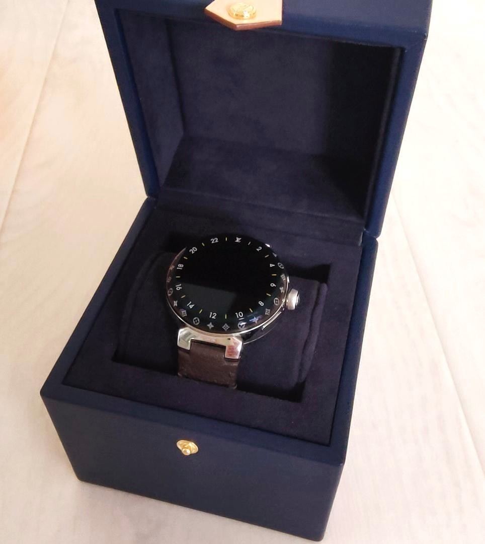 LOUISVULTTON（バンドー LOUIS VUITTON Tambour Horizon Light Up Connected Watch LV